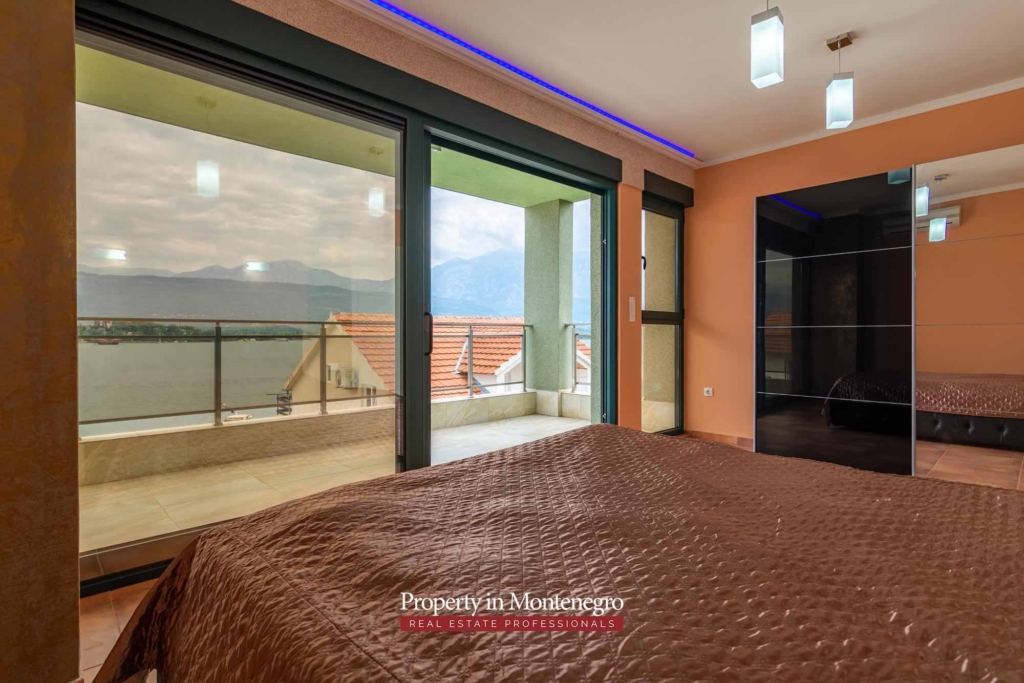 First line villa for sale in Tivat Bay