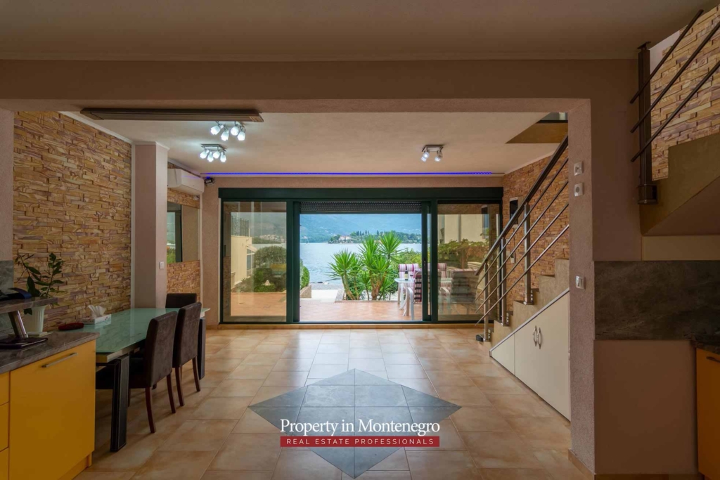 First line villa for sale in Tivat Bay