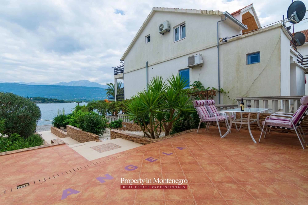 First line villa for sale in Tivat Bay