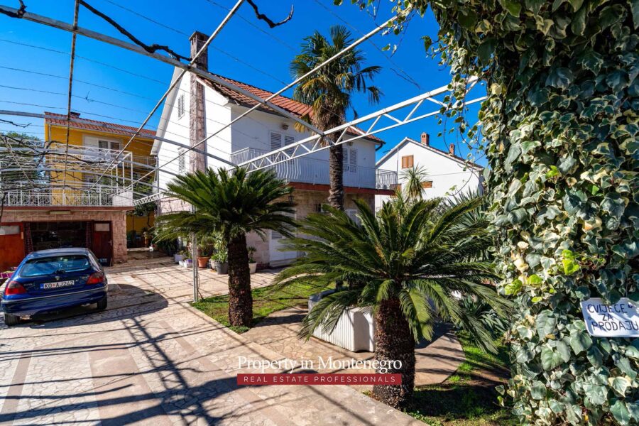 House for sale near Porto Montenegro