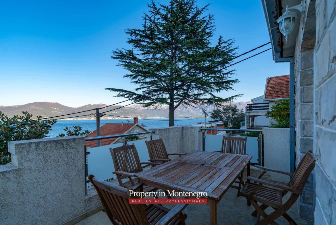 House with seaview for sale in Tivat Bay