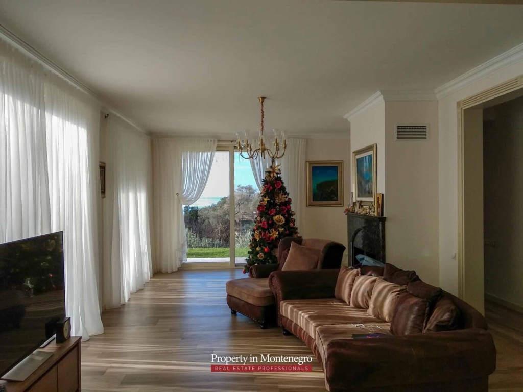 House for sale in Budva Riviera