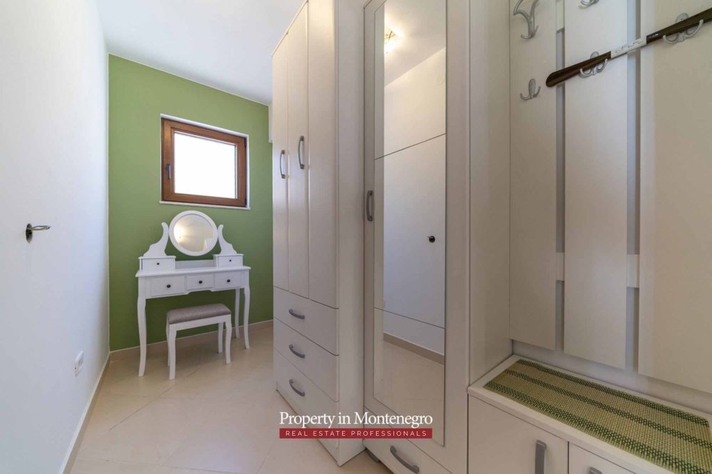 House with swimming pool for sale in Budva Riviera