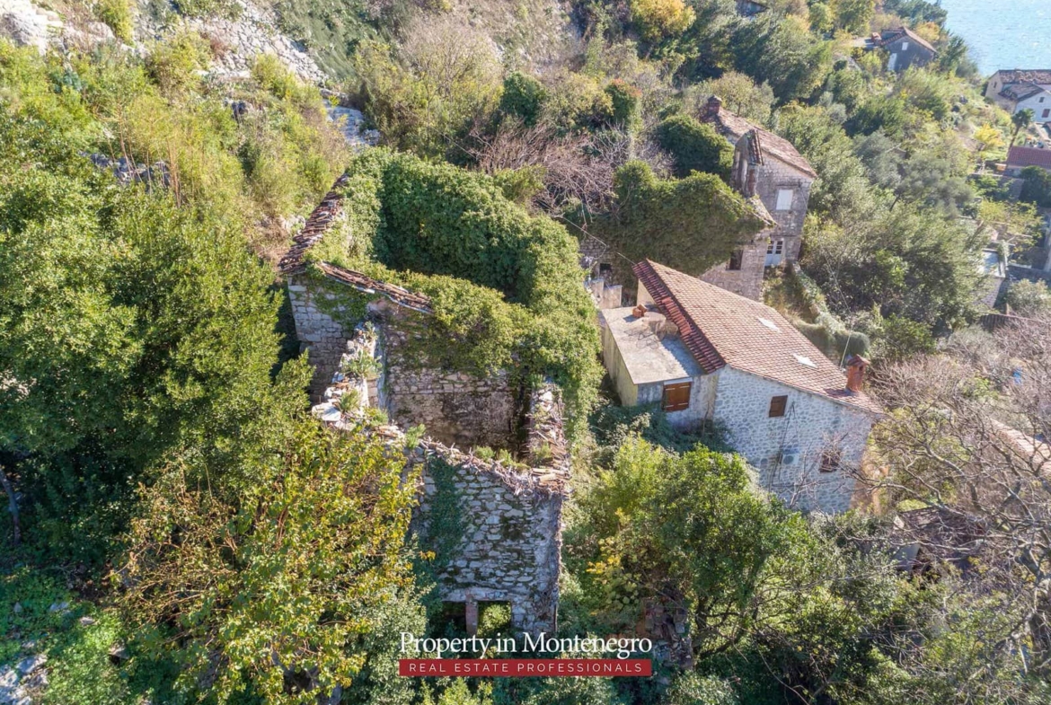 Land for sale in Perast