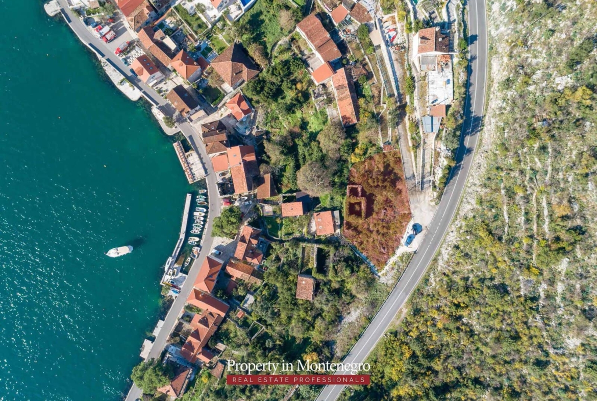 Land for sale in Perast