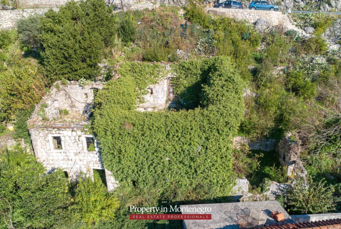 Land for sale in Perast