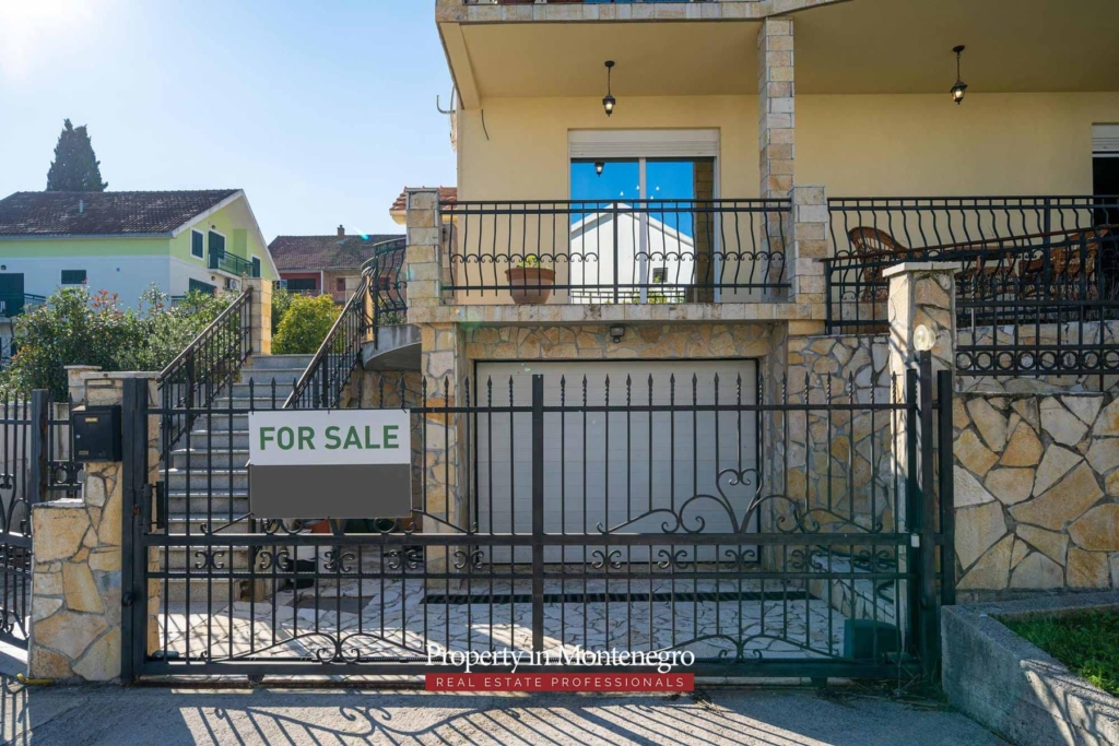 House for sale in Tivat Bay