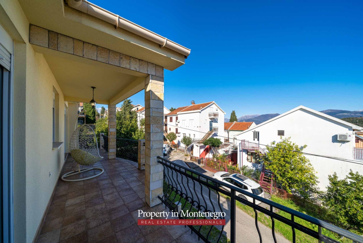 House for sale in Tivat Bay