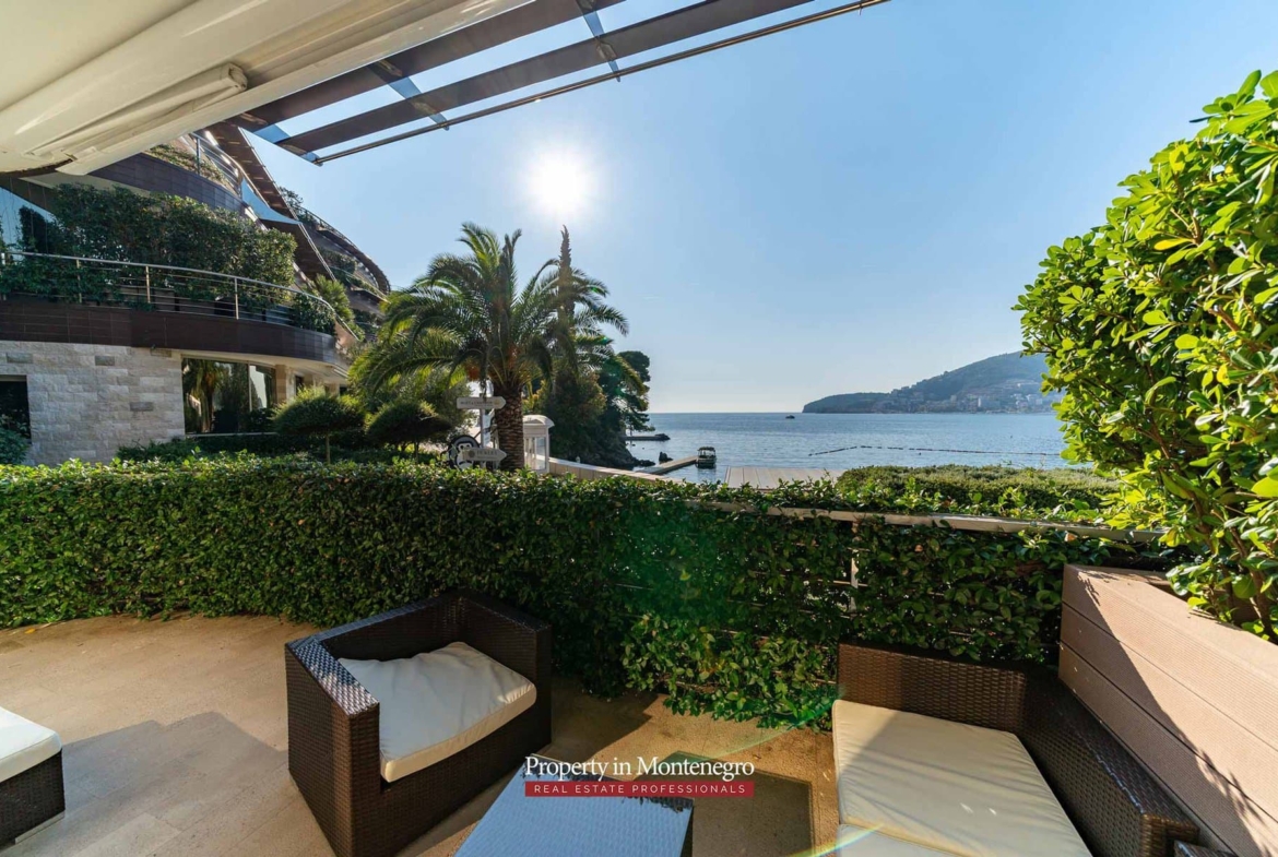 Luxury beachfront apartment for sale in Budva Riviera