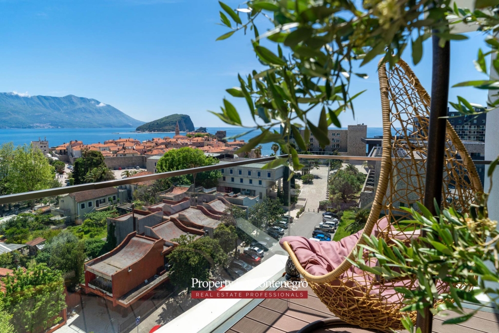 Luxury apartment for sale near Old Town Budva