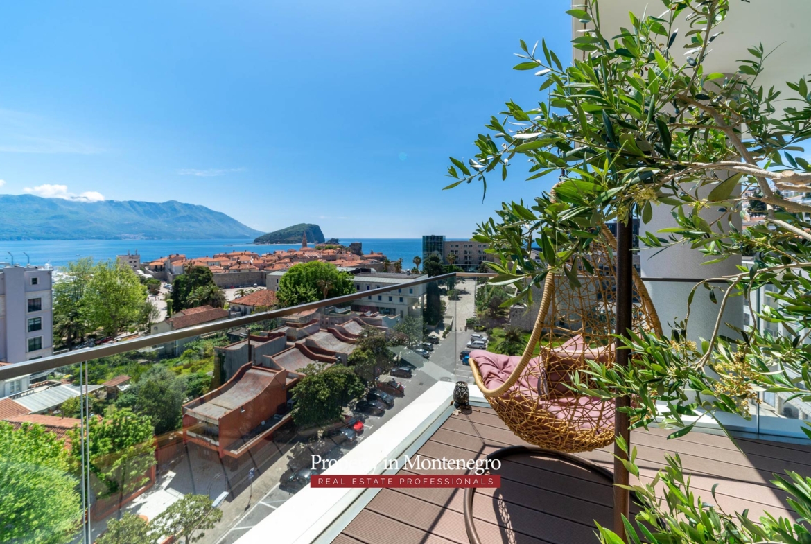 Luxury apartment for sale near Old Town Budva