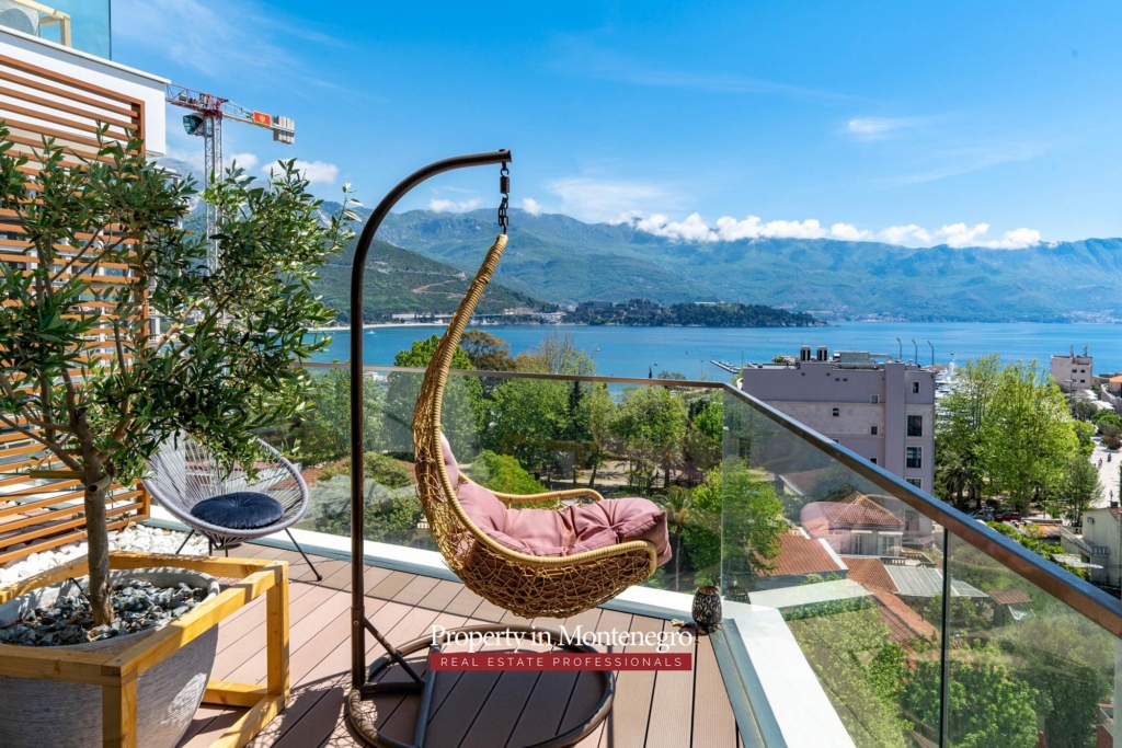 Luxury apartment for sale near Old Town Budva