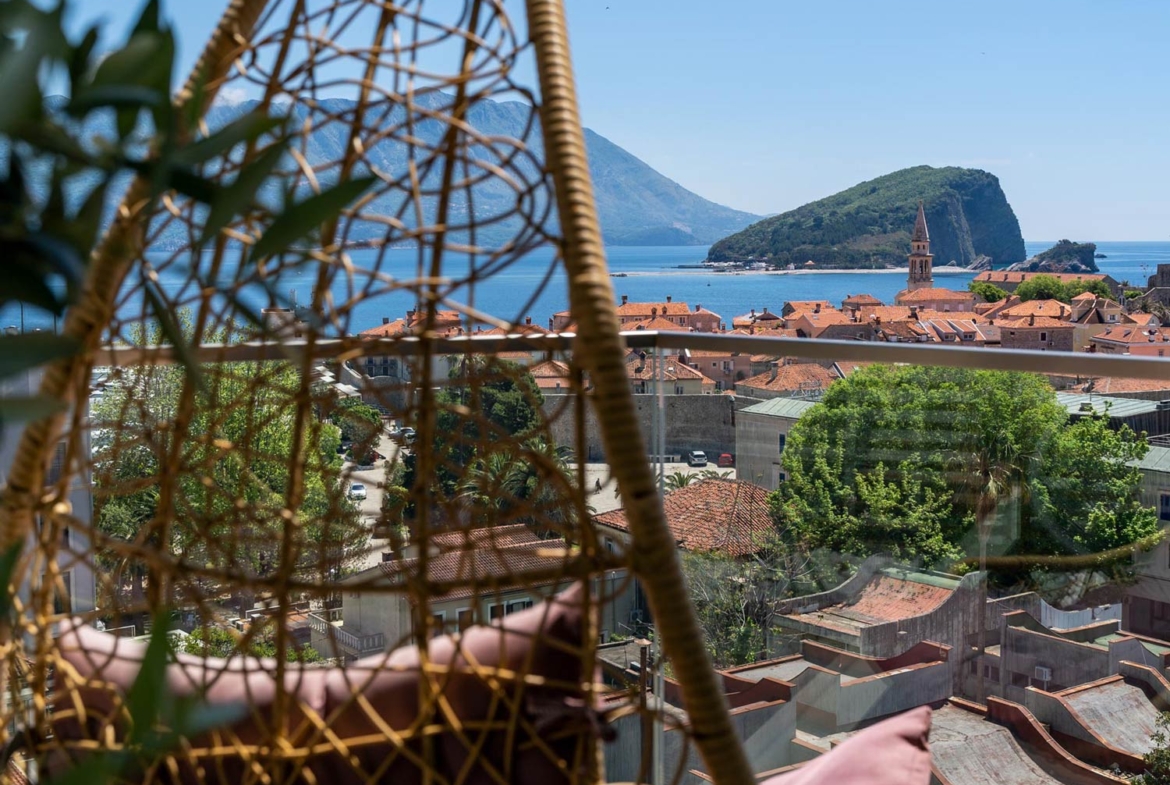 Luxury apartment for sale near Old Town Budva