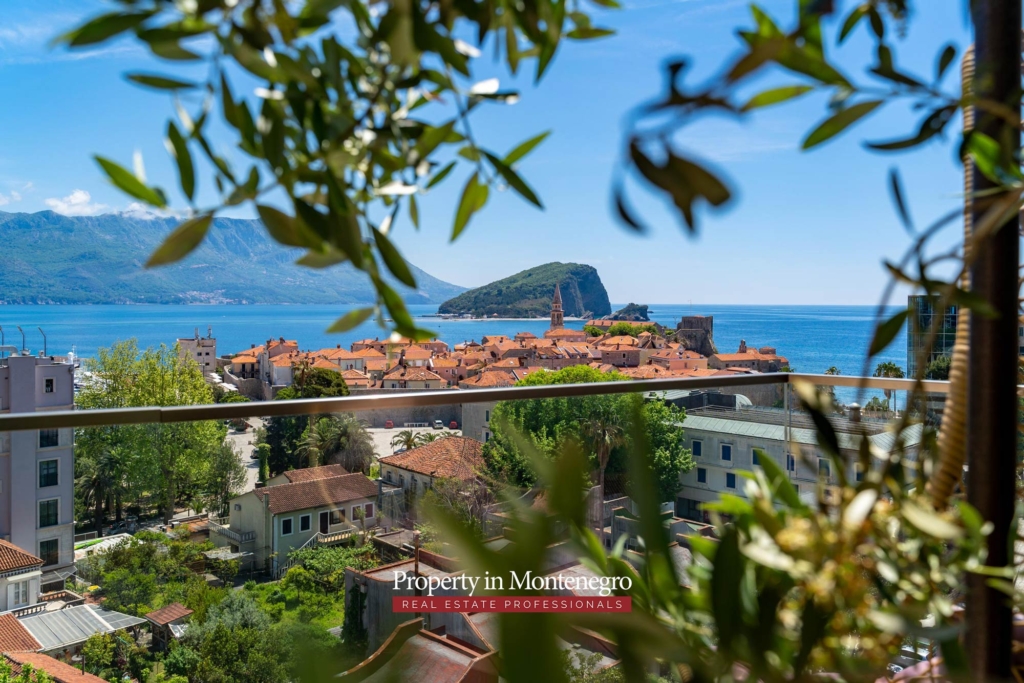 Luxury apartment for sale near Old Town Budva