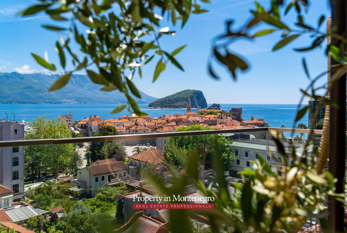 Luxury apartment for sale near Old Town Budva