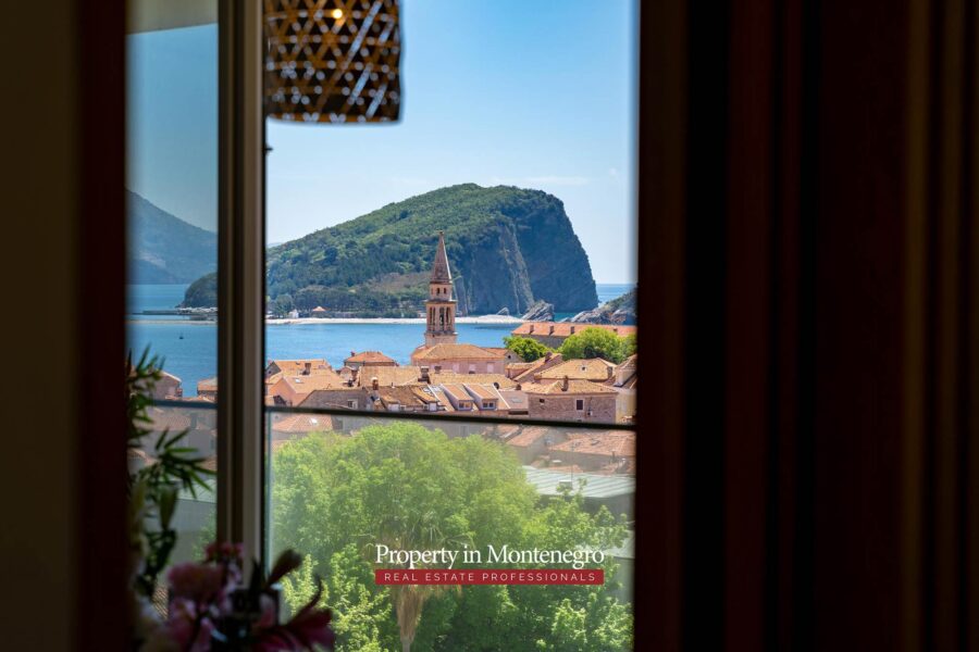 Luxury apartment for sale near Old Town Budva
