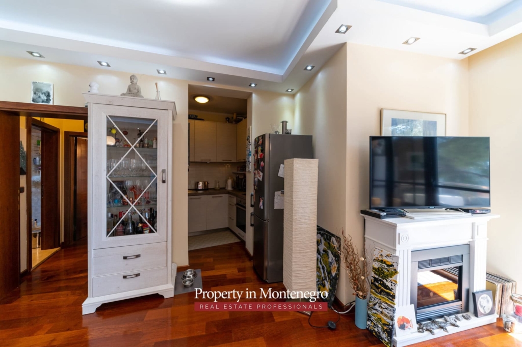Luxury apartment with swimming pool for sale in Budva