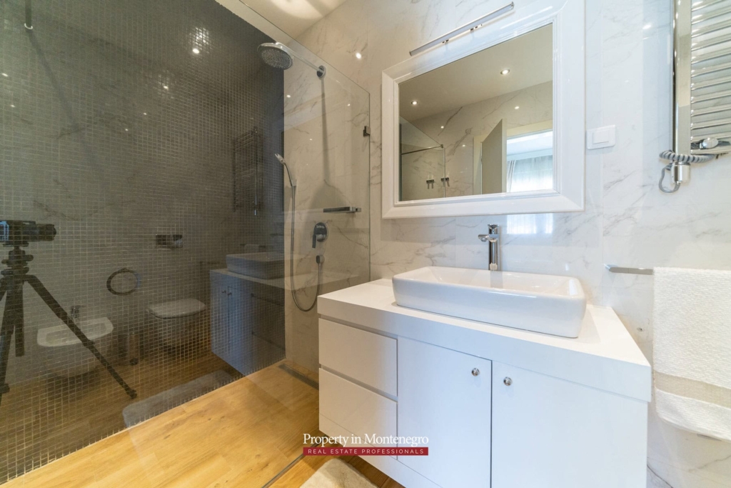 Luxury two bedroom apartment in Budva