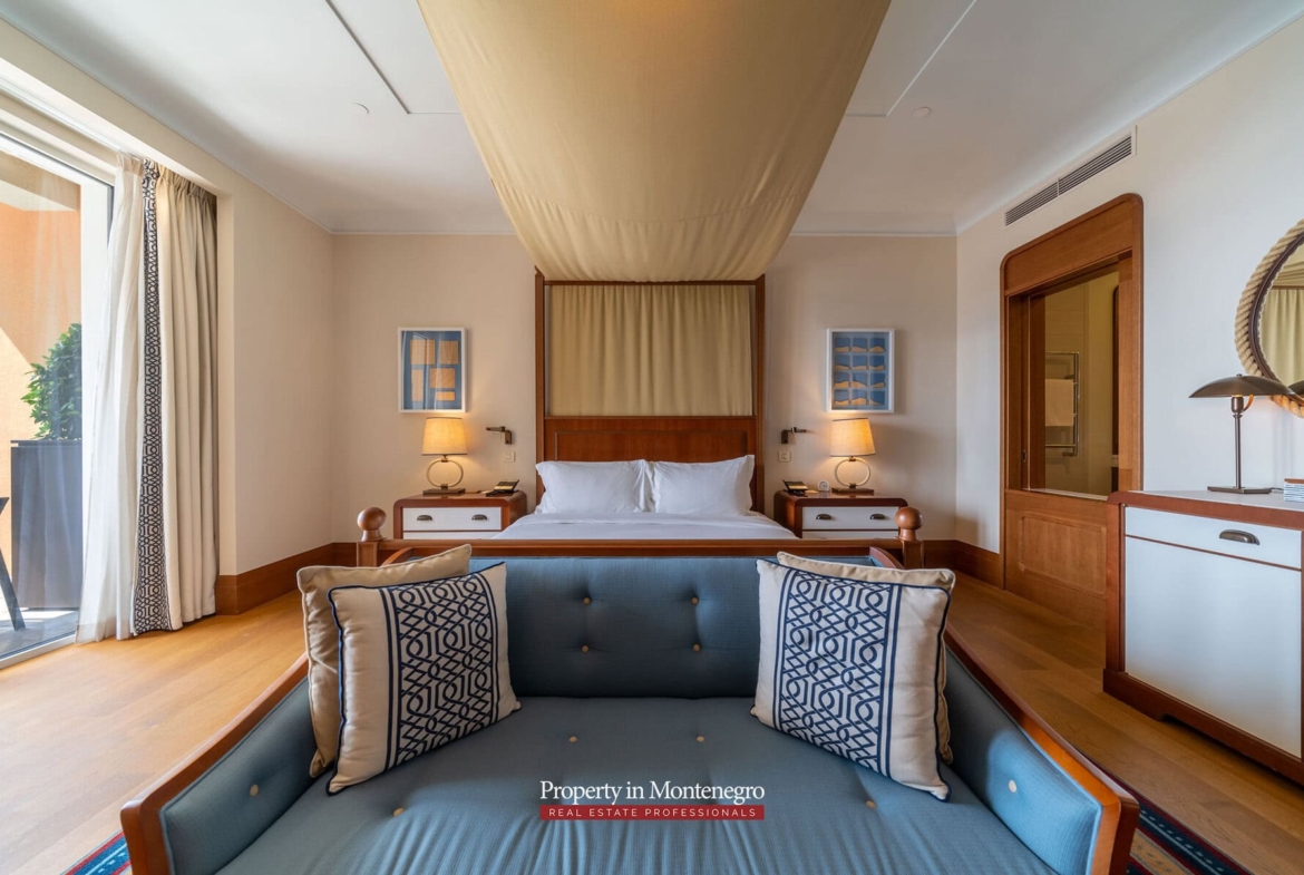 Luxury-two-bedroom-apartment-for-sale-in-Porto-Montenegro
