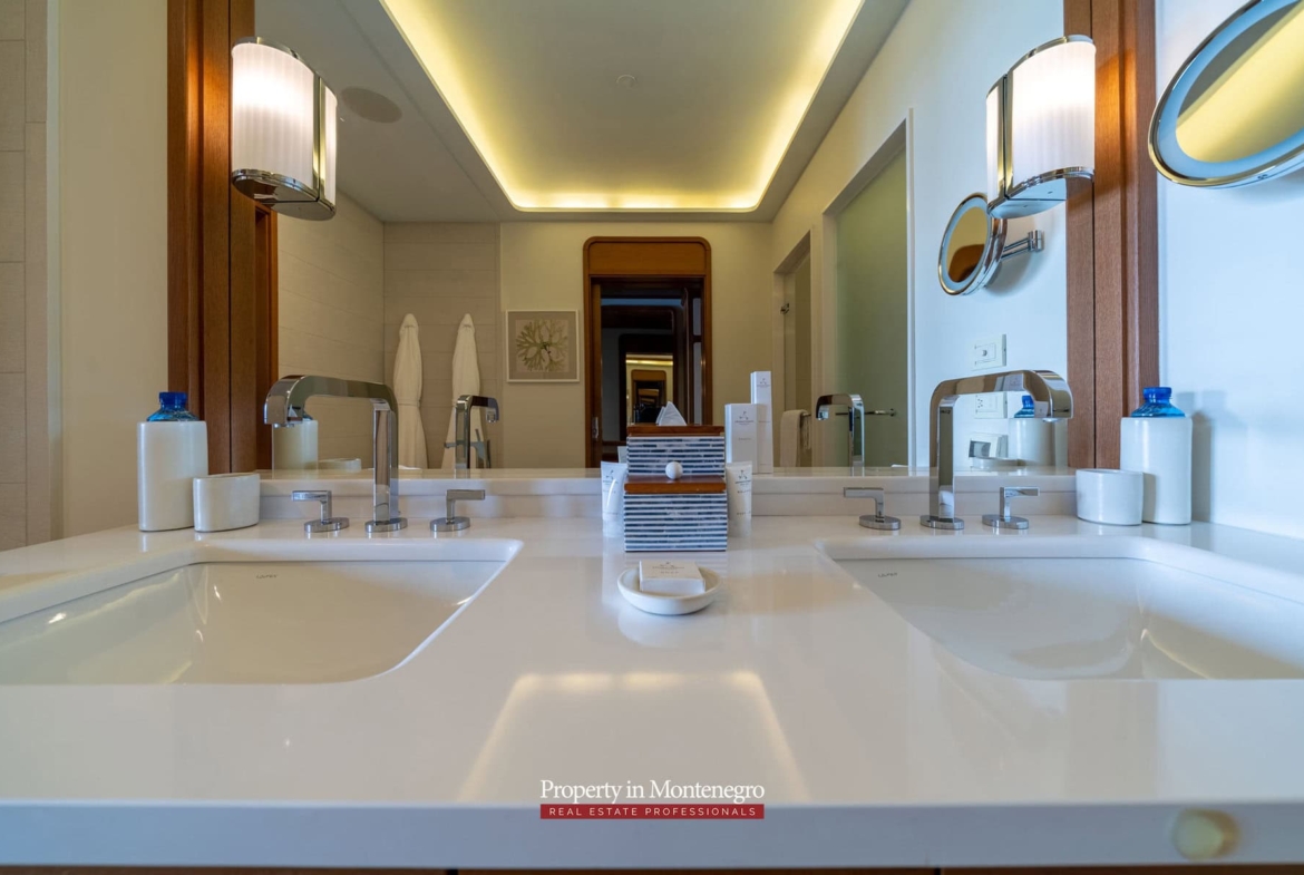 Luxury-two-bedroom-apartment-for-sale-in-Porto-Montenegro
