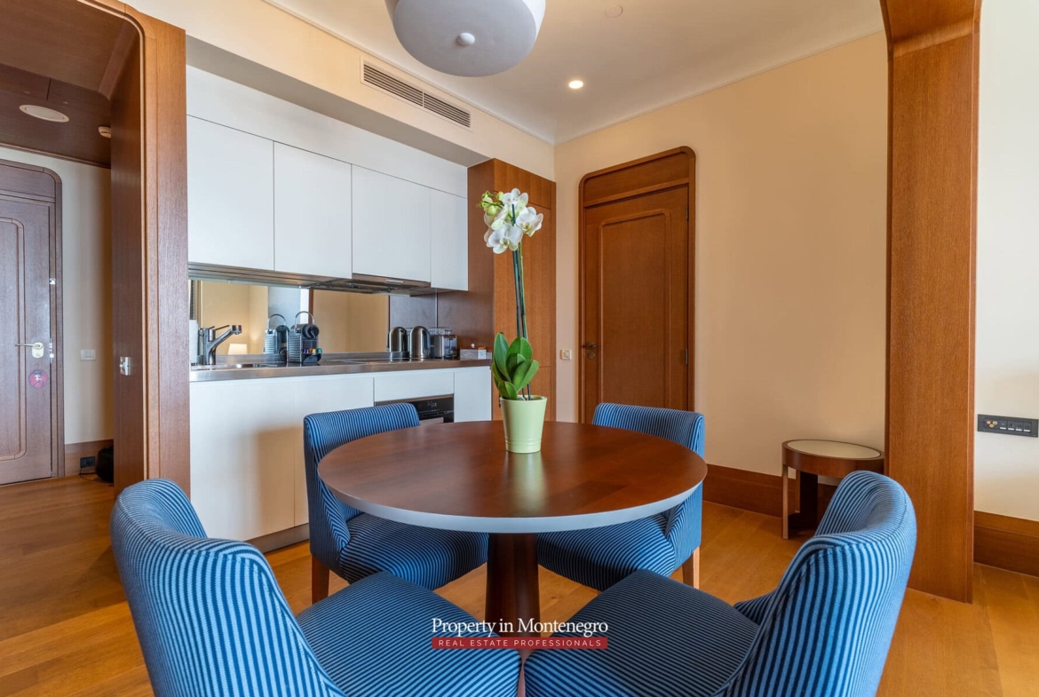 Luxury-two-bedroom-apartment-for-sale-in-Porto-Montenegro