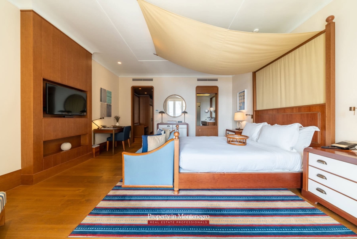 Luxury-two-bedroom-apartment-for-sale-in-Porto-Montenegro