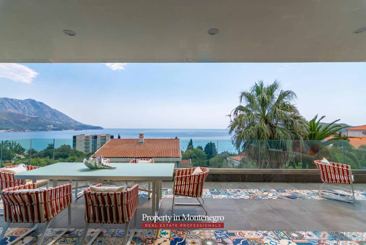 Luxury villa for sale in Budva