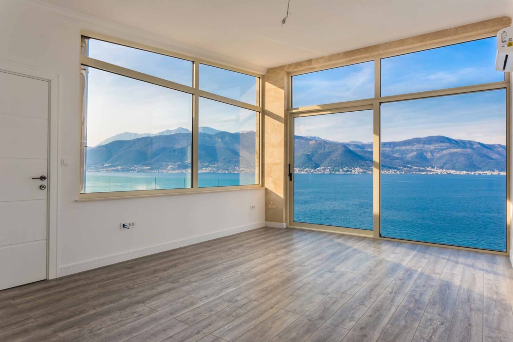 First line luxury villa for sale in Tivat Bay
