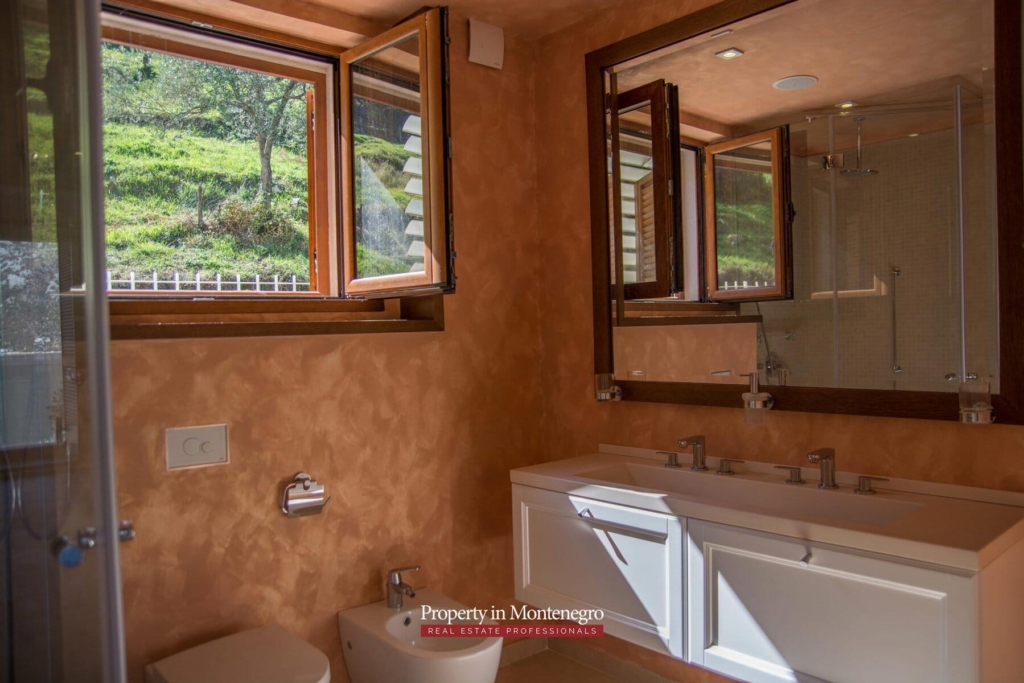 Luxury house for sale in Bay of Kotor