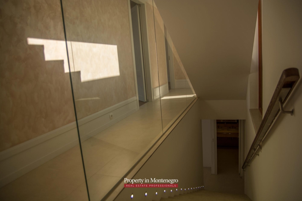 Luxury house for sale in Bay of Kotor