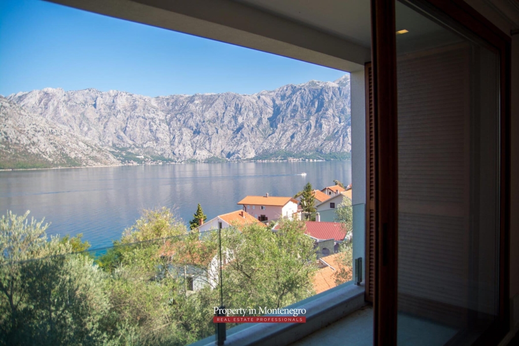 Luxury house for sale in Bay of Kotor