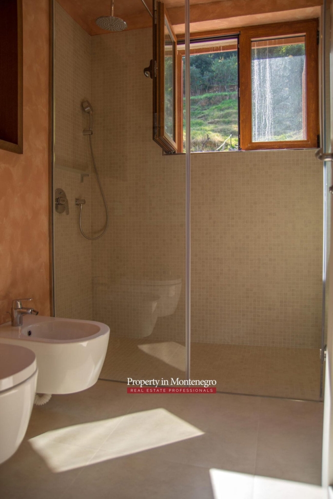 Luxury house for sale in Bay of Kotor