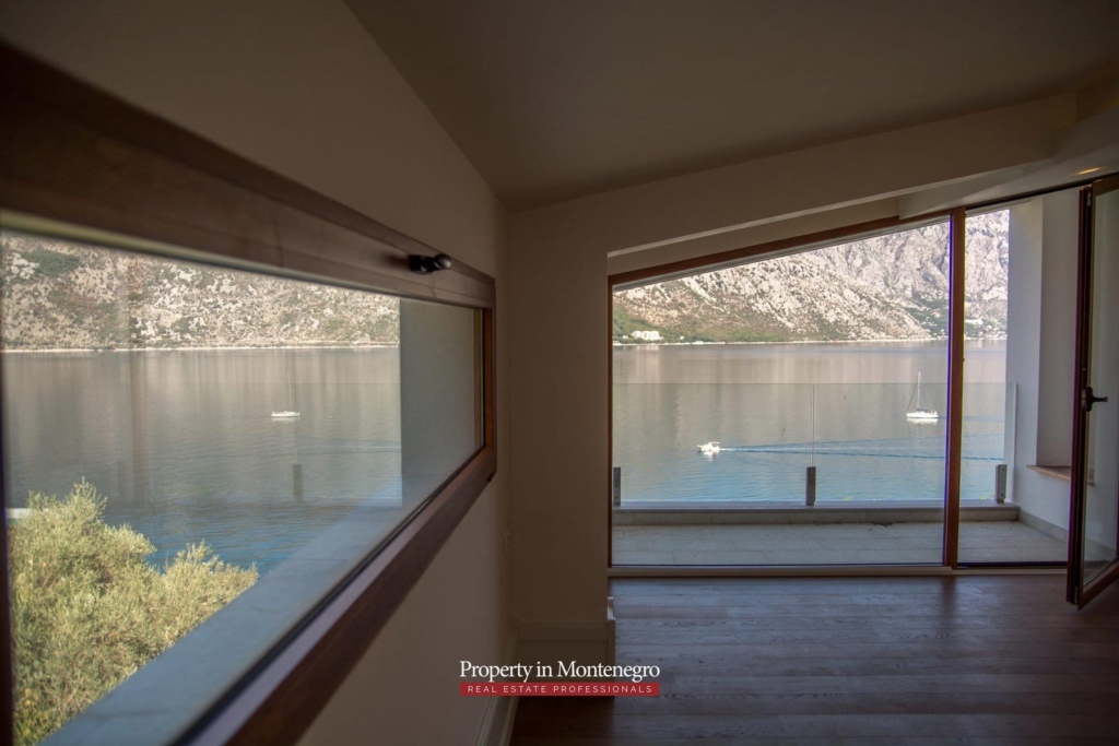Luxury house for sale in Bay of Kotor