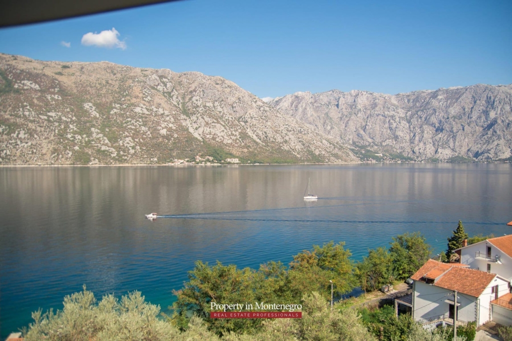 Luxury house for sale in Bay of Kotor
