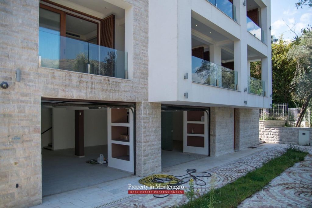 Luxury house for sale in Bay of Kotor