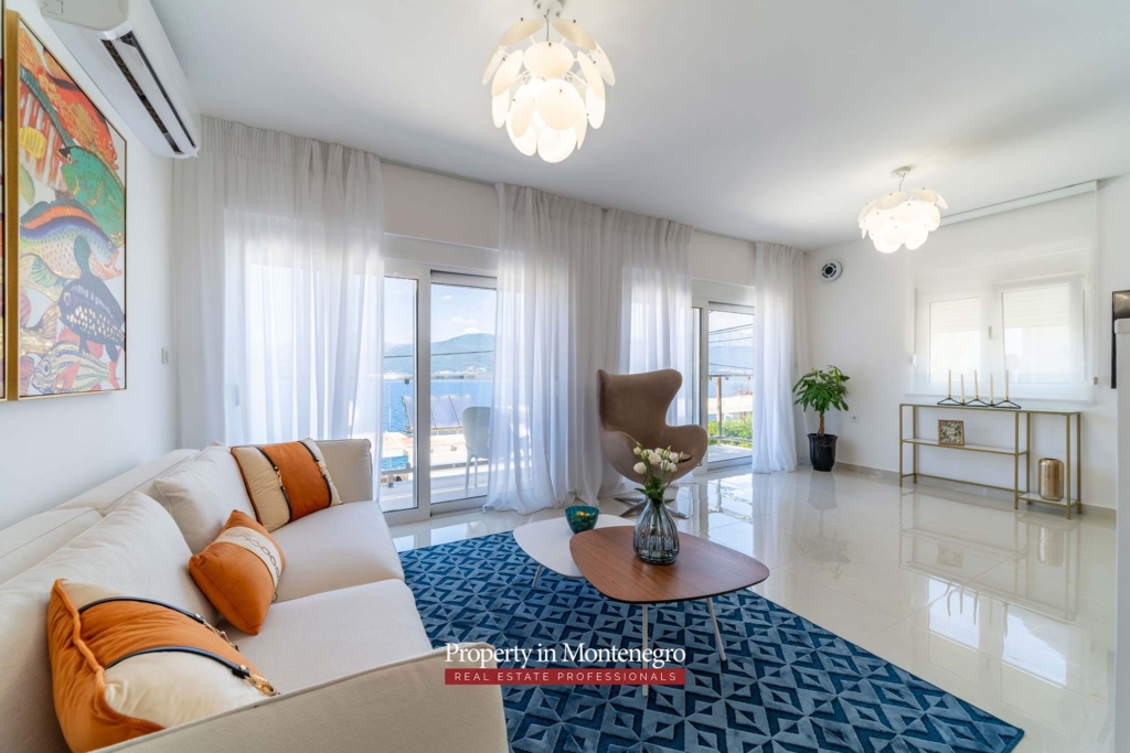 Villa for sale in Tivat Bay