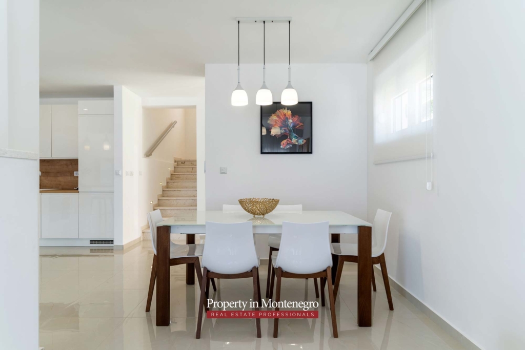 Villa for sale in Tivat Bay