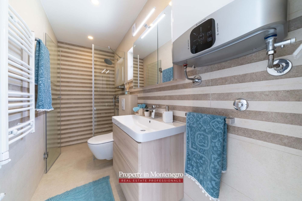 Villa for sale in Tivat Bay