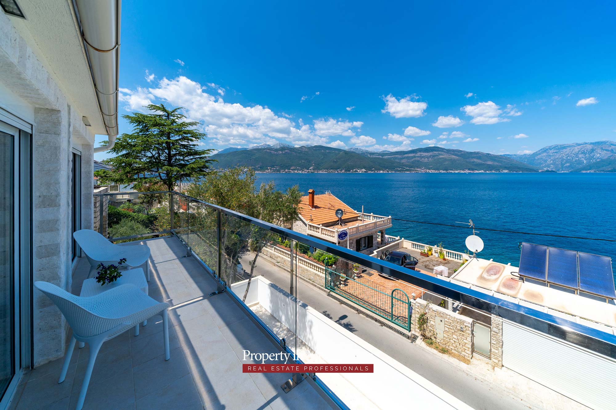 Villa for sale in Tivat Bay