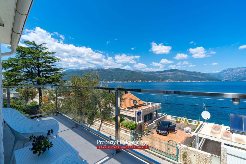 Villa for sale in Tivat Bay