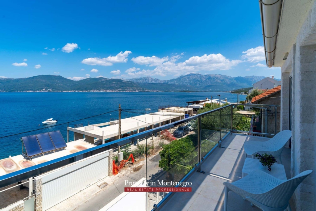 Villa for sale in Tivat Bay