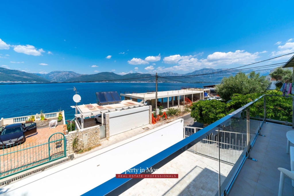 Villa for sale in Tivat Bay