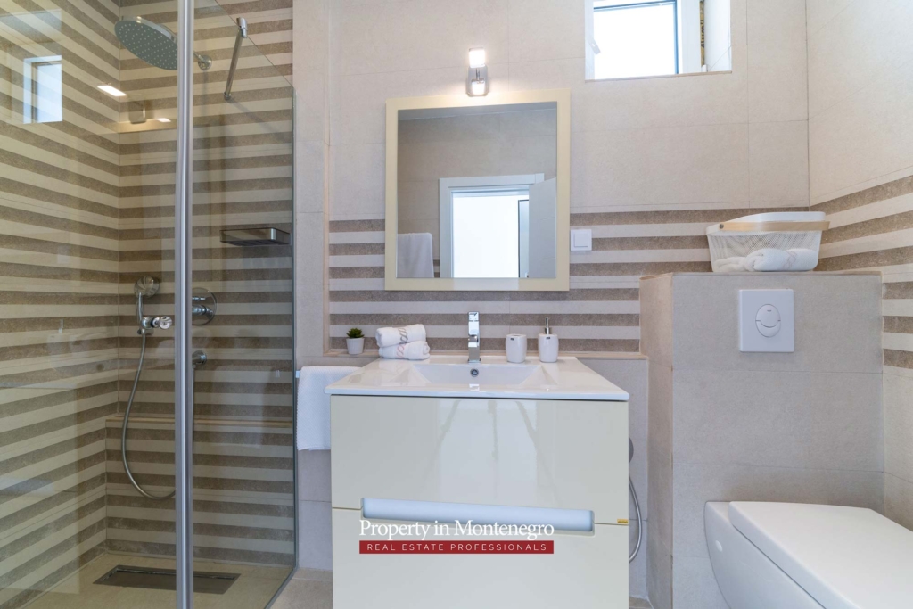 Villa for sale in Tivat Bay