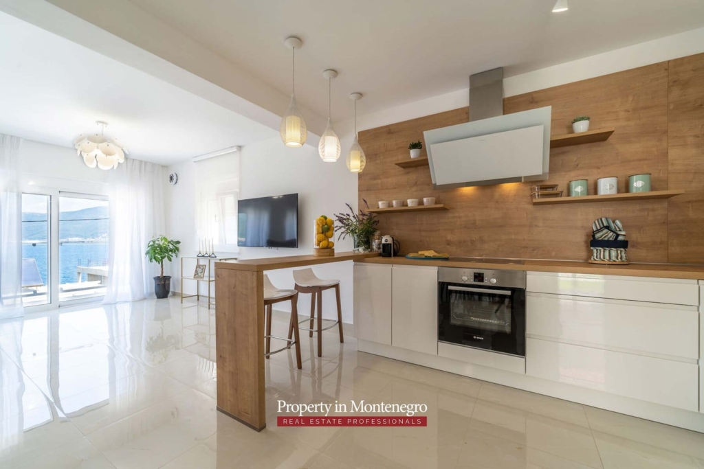 Villa for sale in Tivat Bay