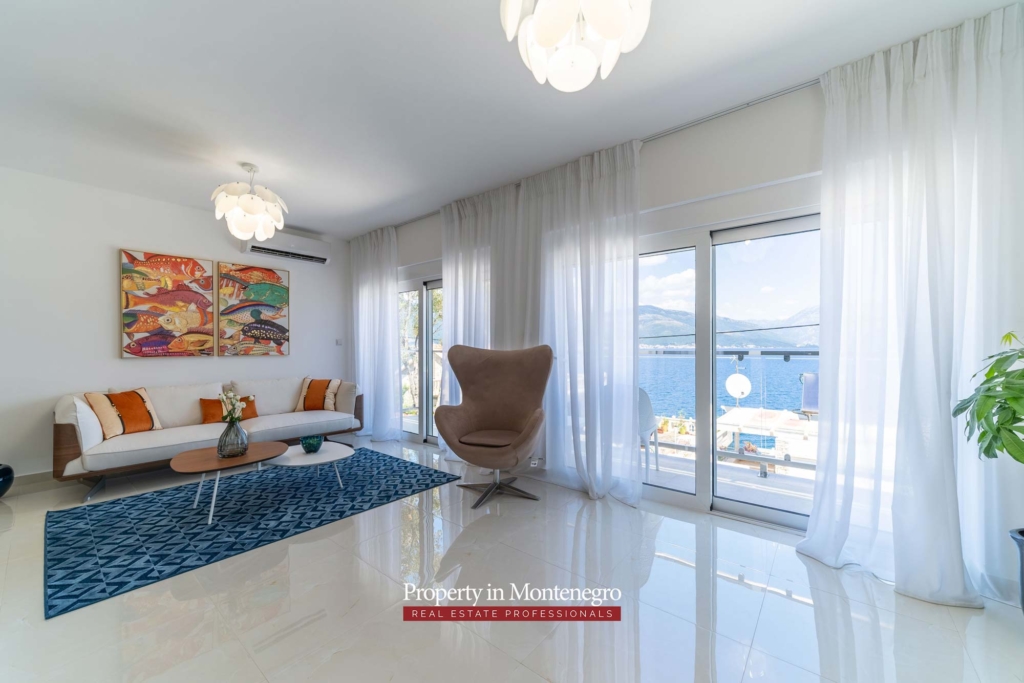 Villa for sale in Tivat Bay