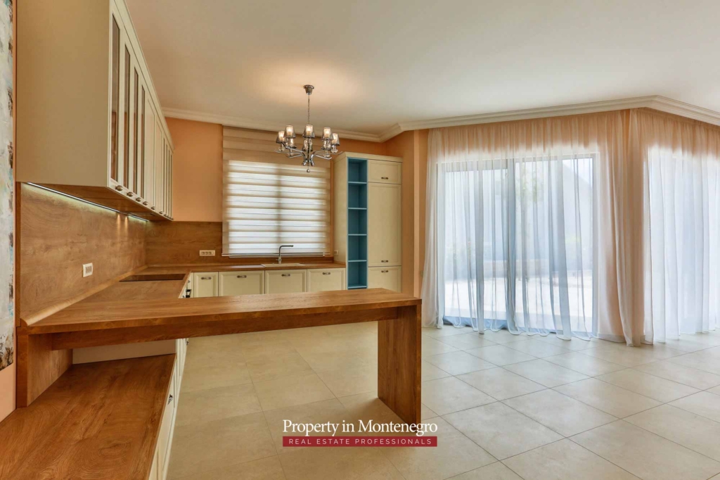 Luxury house for sale in Tivat Bay