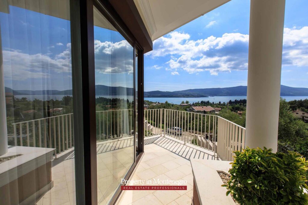 Luxury villa with swimming pool for sale in Tivat