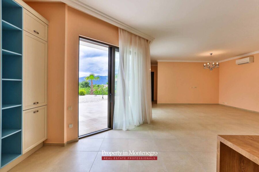 Luxury house for sale in Tivat Bay