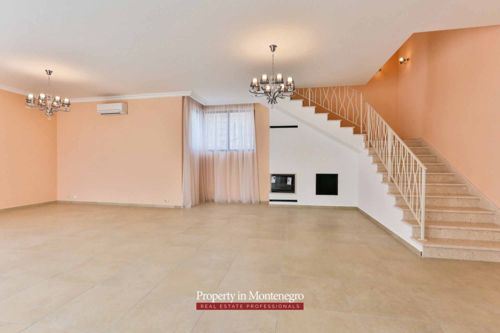 Luxury house for sale in Tivat Bay