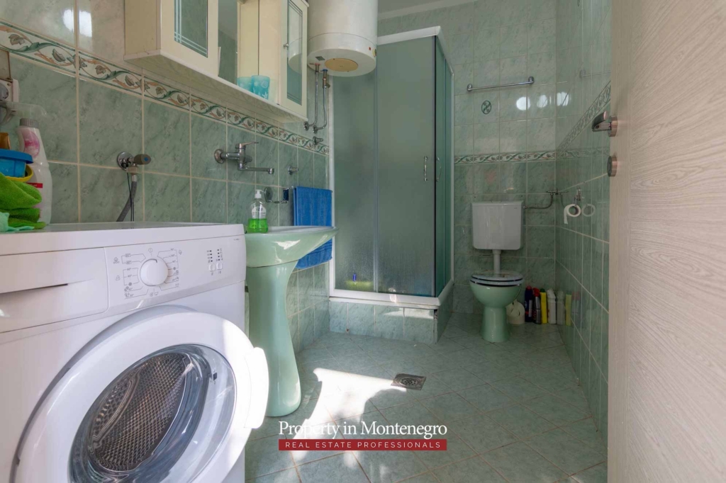 Old stone house for sale in Kotor Bay